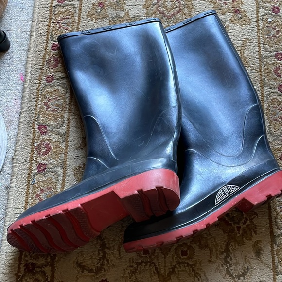 Brahma High Top Rubber Boots Steel Shank size 13. Made in the USA.